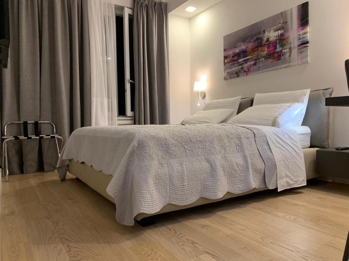 Galleria Cavour Bed & Breakfast *