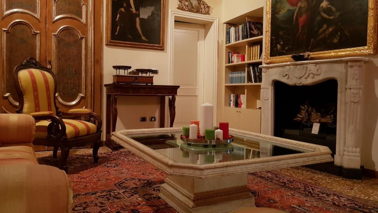 Gran Piazza Maggiore - T&t Communications Bed & Breakfast *