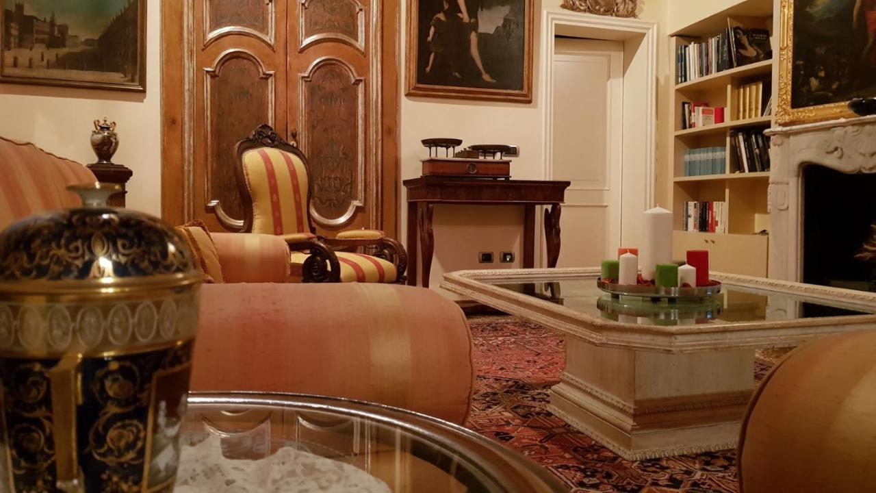 Gran Piazza Maggiore - T&t Communications Bed & Breakfast *