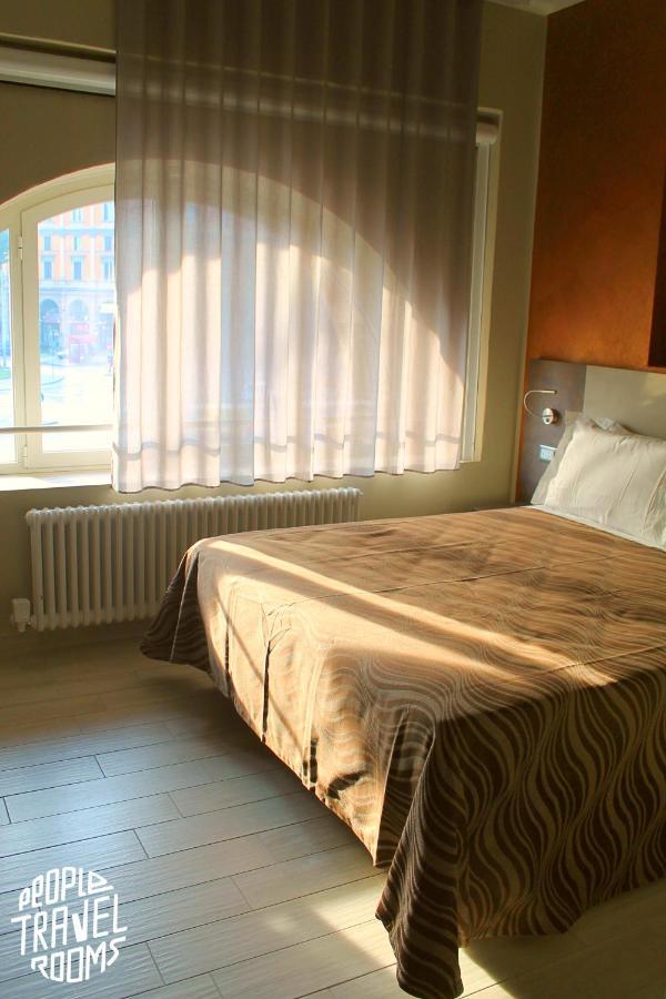 People Travel Guest house *