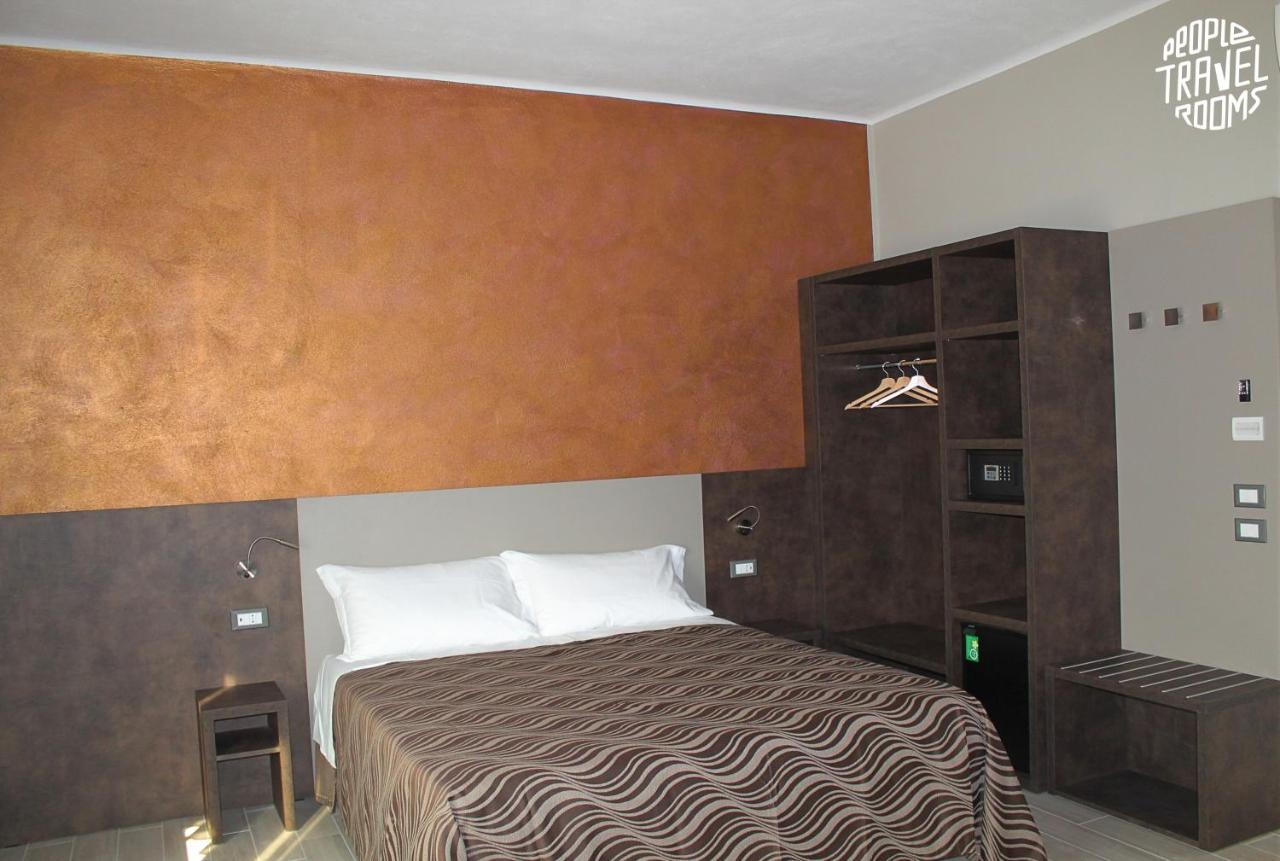 People Travel Guest house *
