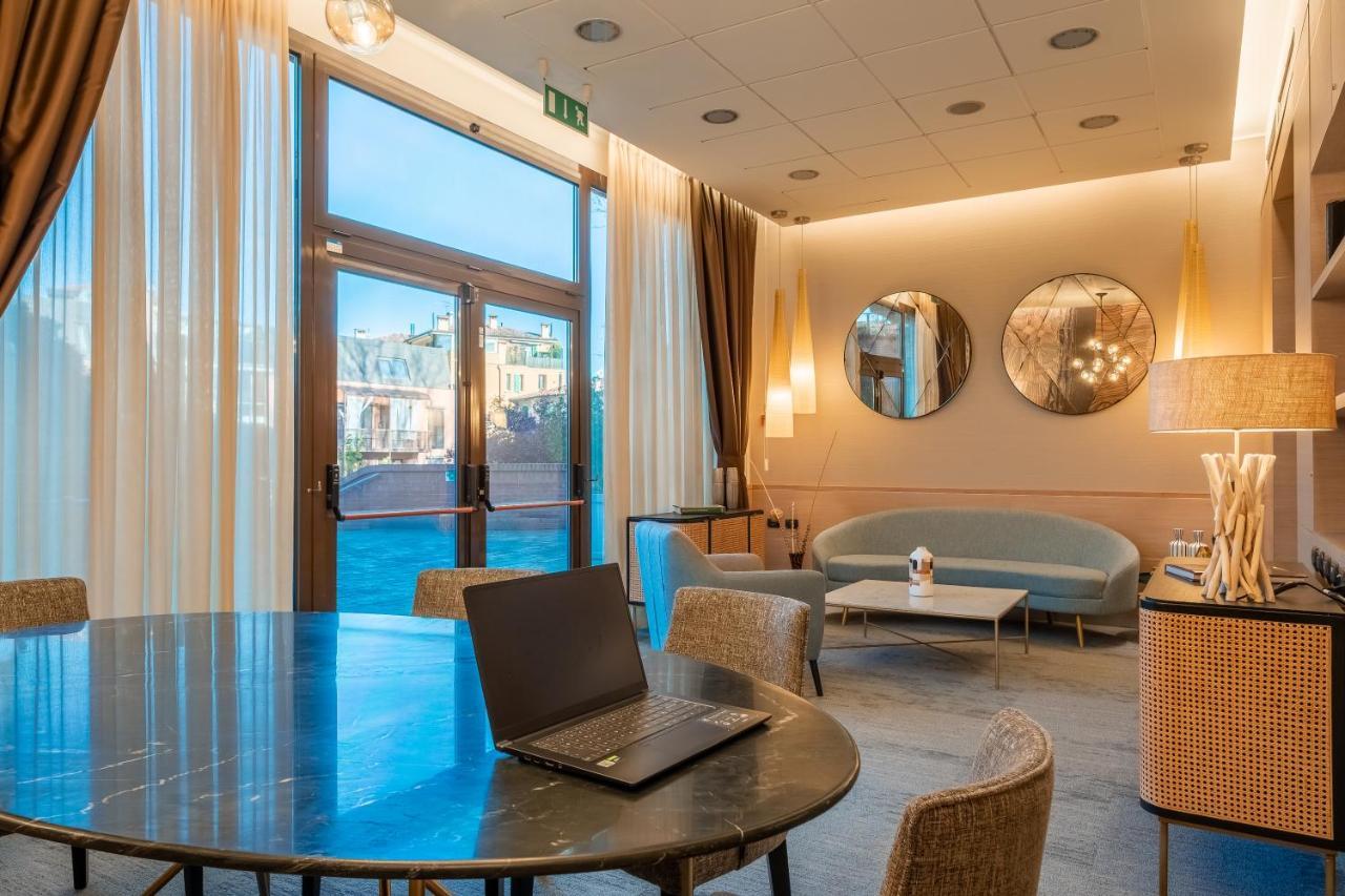 Savhotel Aemilia 4*