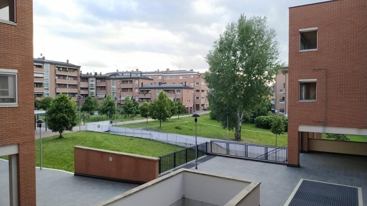 Apartment Parri 33 Fiera 4+1 Guest Parking On Demand Bologna