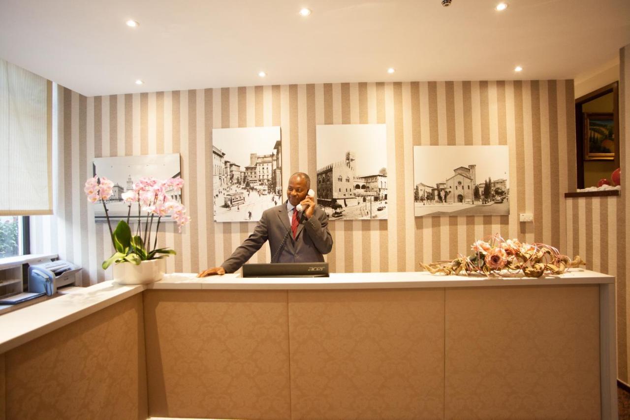 Re Enzo Hotel