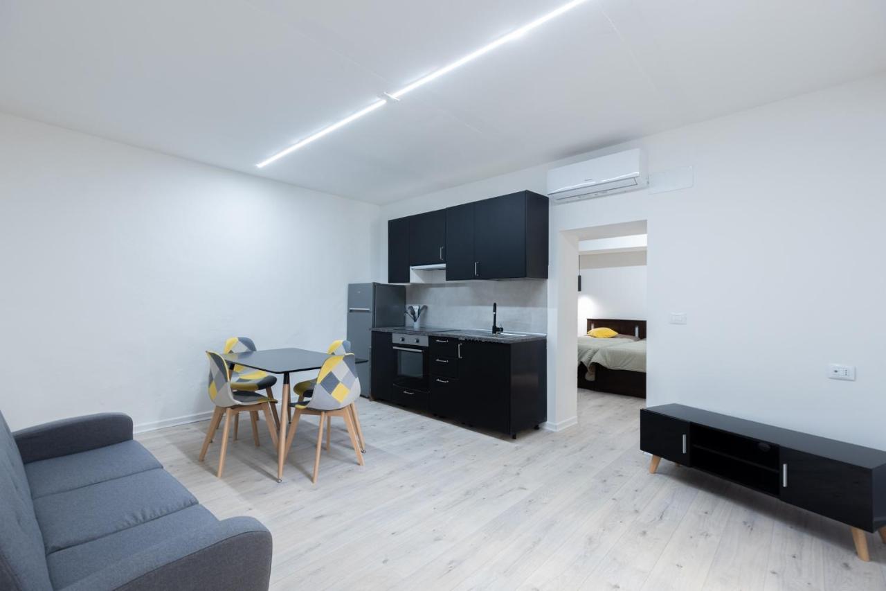 Street San Felice 6 Center Appartement *