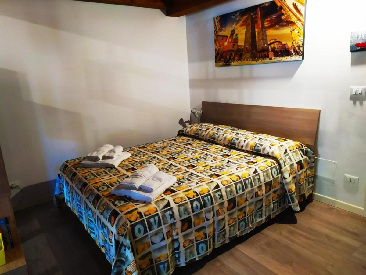 Apartment Signorini - Bolognaholidayhome - House Garden Reserved Parking Bologna
