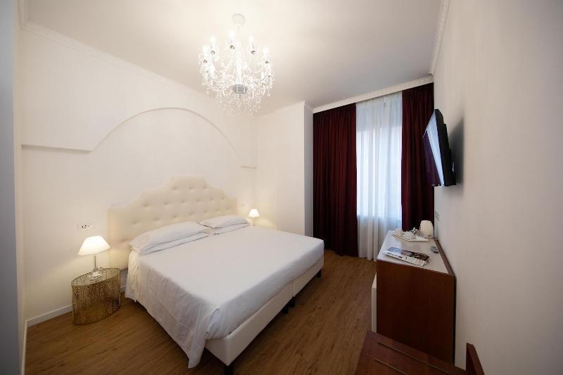 Re Enzo Hotel