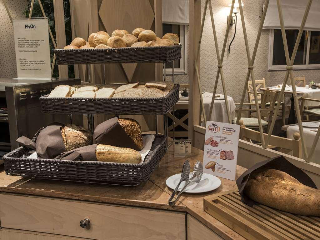 Flyon & Conference Center Hotel Bolonia
