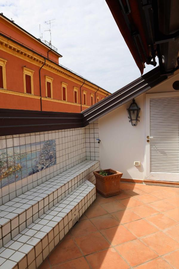 Apartment D'azeglio Light - The Place Bologna