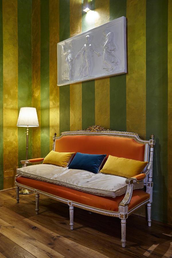 Bed & Breakfast Palazzo Di Alcina - Residenza D'epoca - Luxury 5*