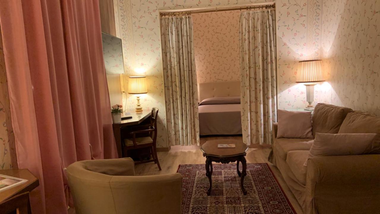 Roma Hotel 4*