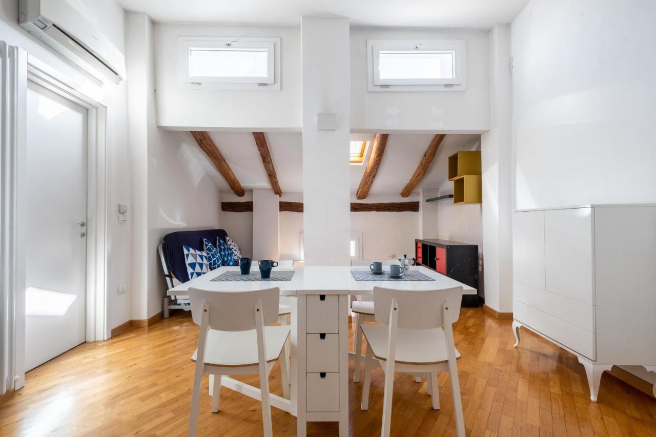 Guerrazzi Vicino A Palazzo Garganelli Apartamento