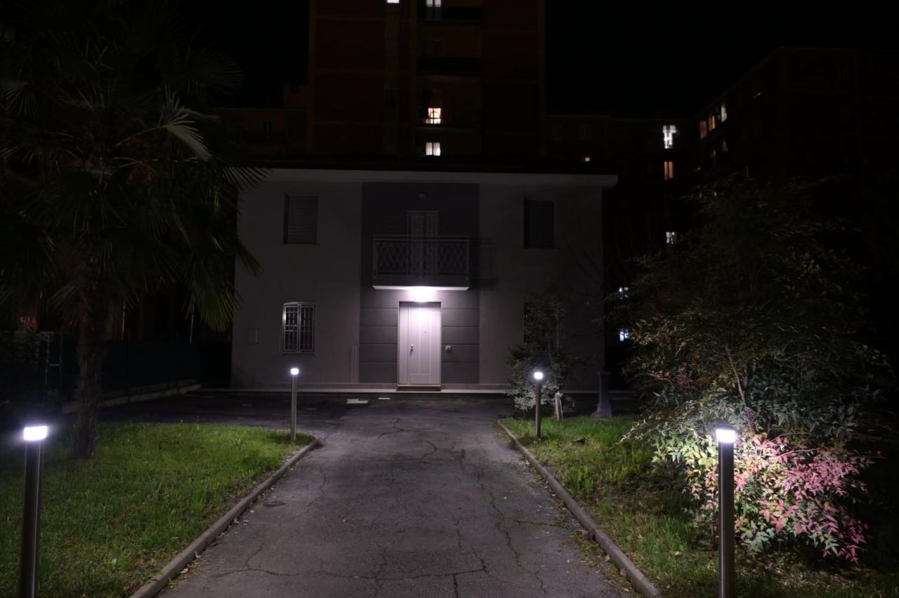 Apartment Grigio Perla Panigale, Con Giardino E Parcheggio Privato Gratuito Fino A Tre Posti Auto Bologna