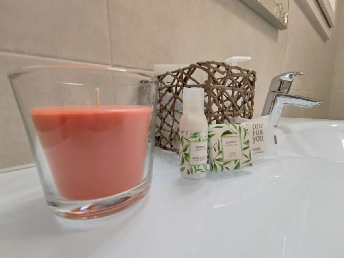 Apartment Grigio Perla Panigale, Con Giardino E Parcheggio Privato Gratuito Fino A Tre Posti Auto *