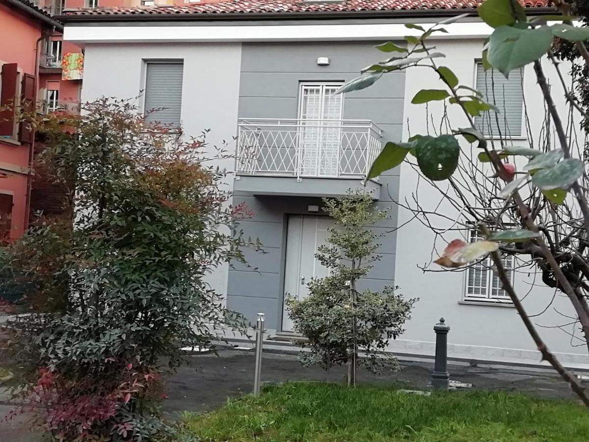Grigio Perla Panigale, Con Giardino E Parcheggio Privato Gratuito Fino A Tre Posti Auto Apartment