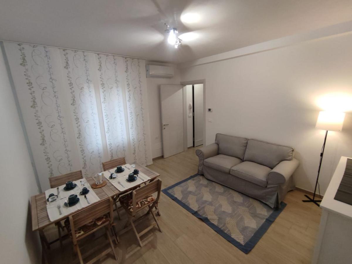 Apartment Grigio Perla Panigale, Con Giardino E Parcheggio Privato Gratuito Fino A Tre Posti Auto *