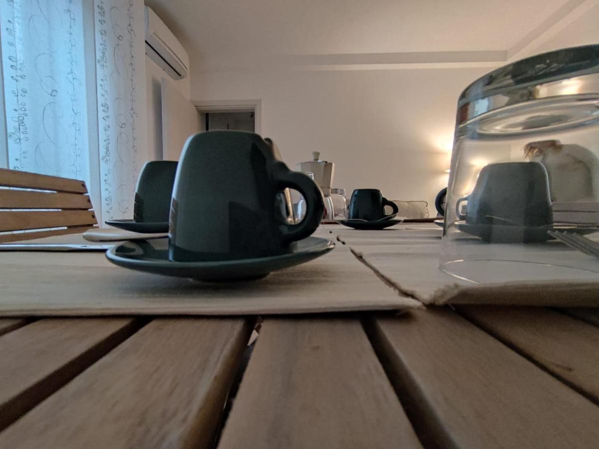 Apartment Grigio Perla Panigale, Con Giardino E Parcheggio Privato Gratuito Fino A Tre Posti Auto Bologna