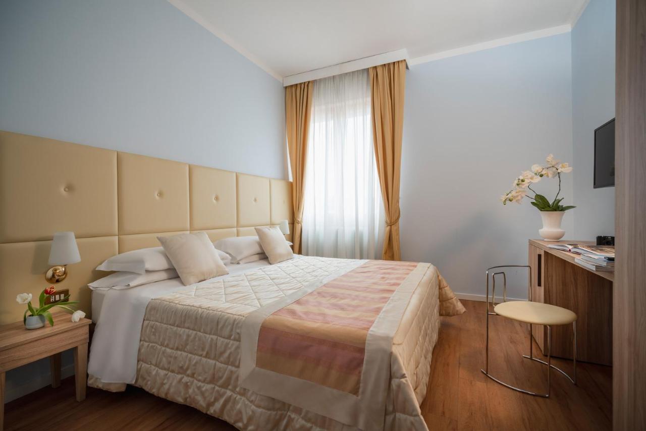 Re Enzo Hotel