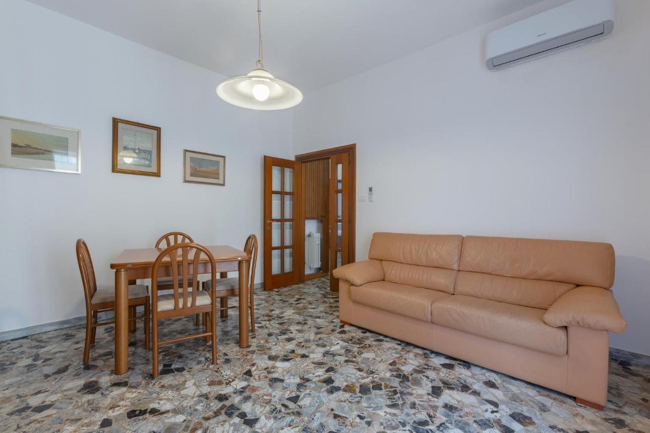 A 500 Mt Dalla Certosa Appartement