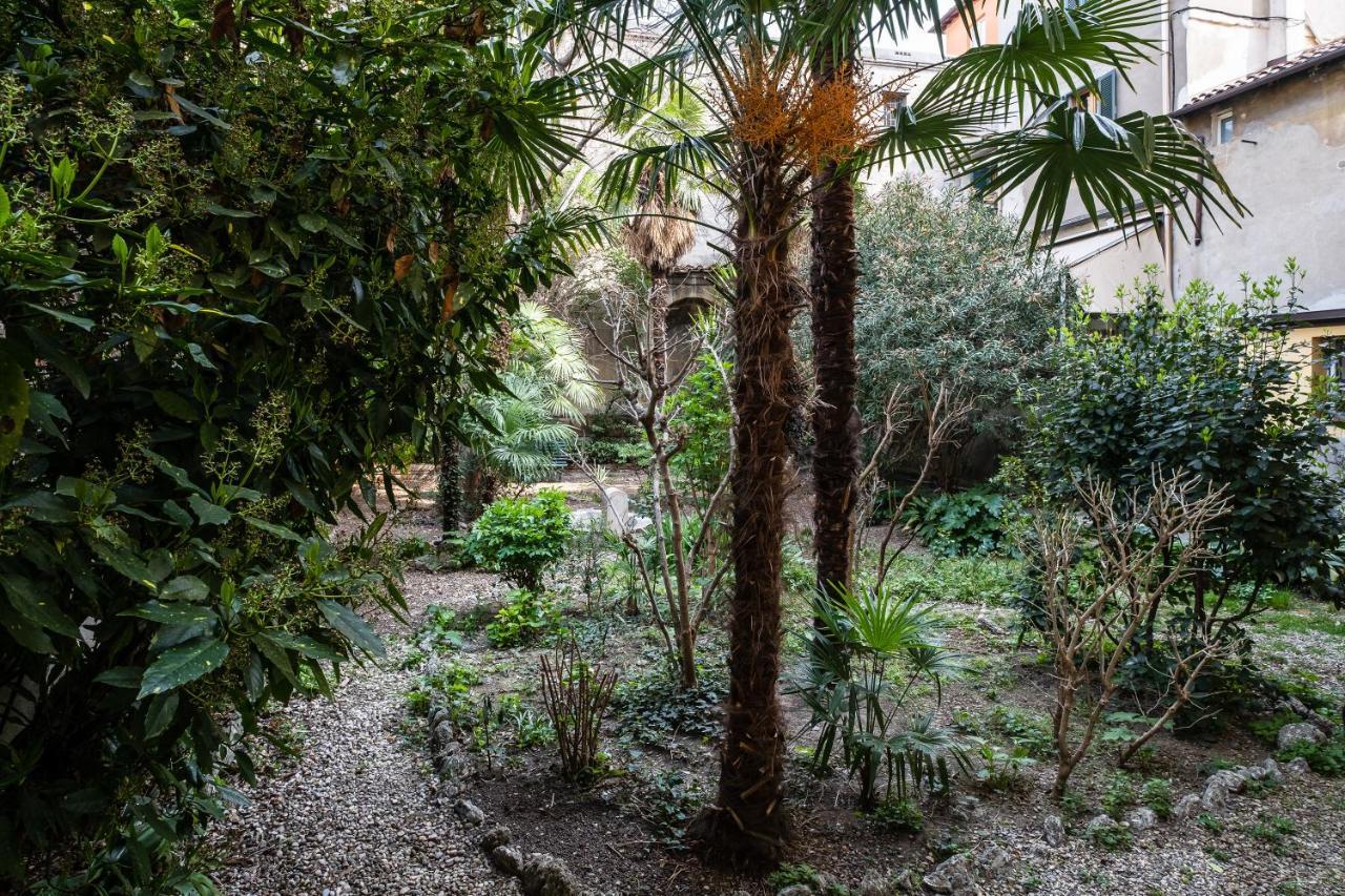Belle Arti Gallery Garden House *