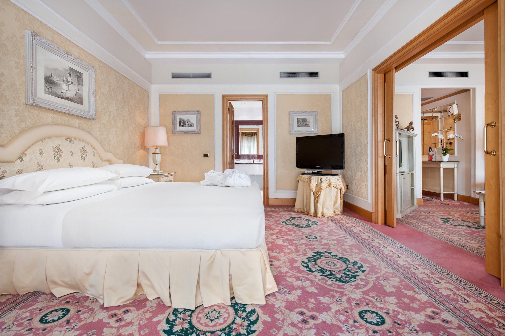 Royal Carlton Hotel 4*