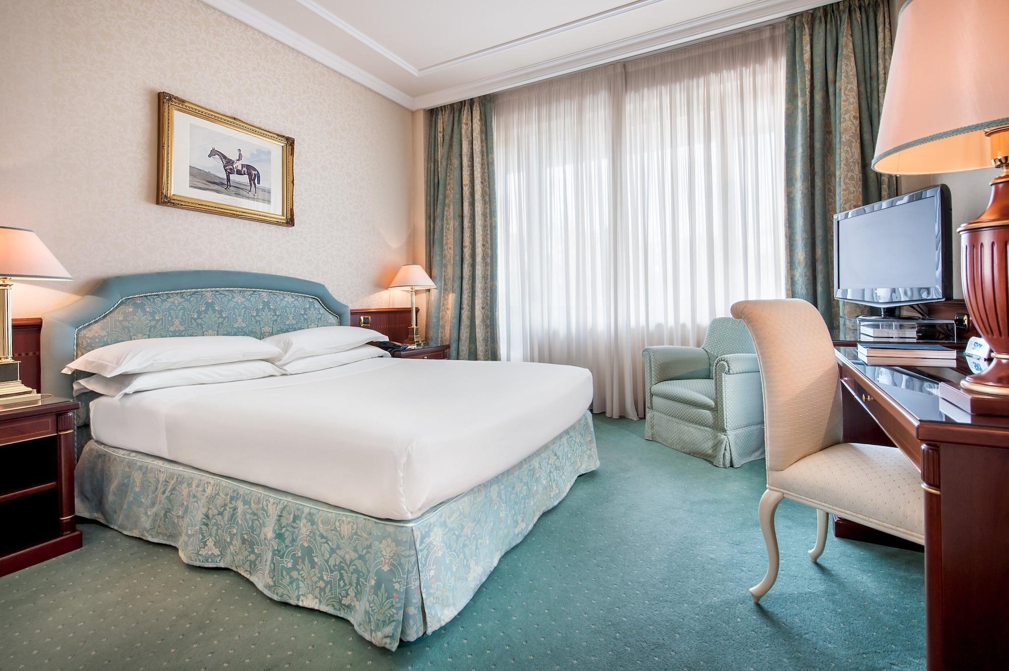Royal Carlton Hotel