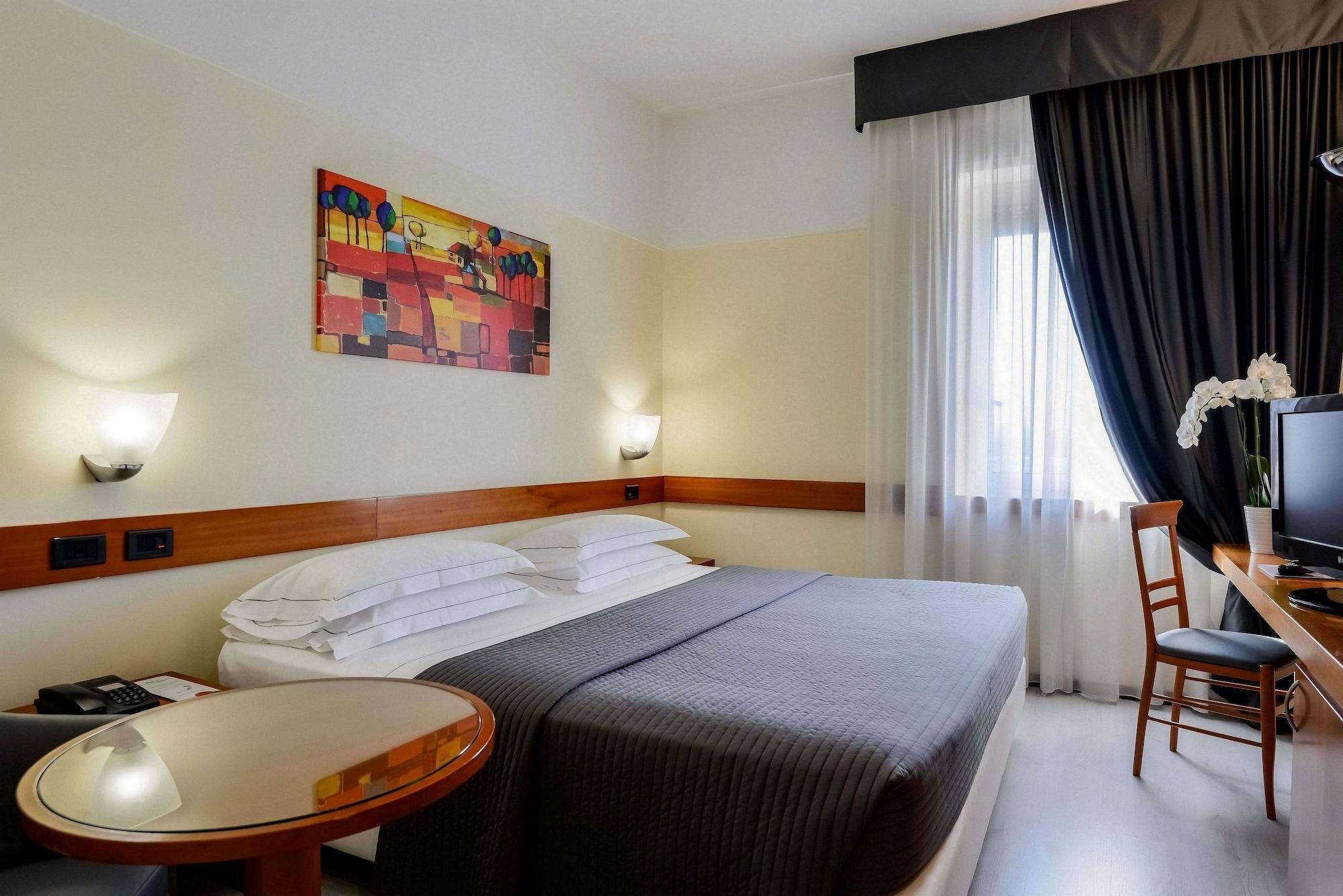 Hotel Airport 4*
