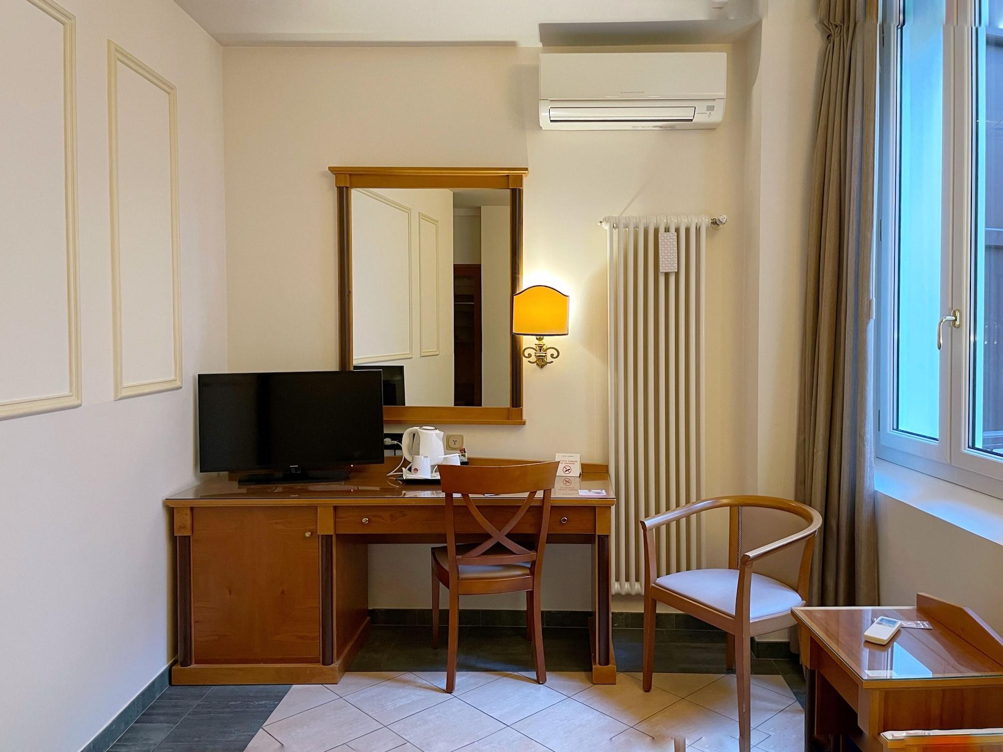 Hotel Touring 4*