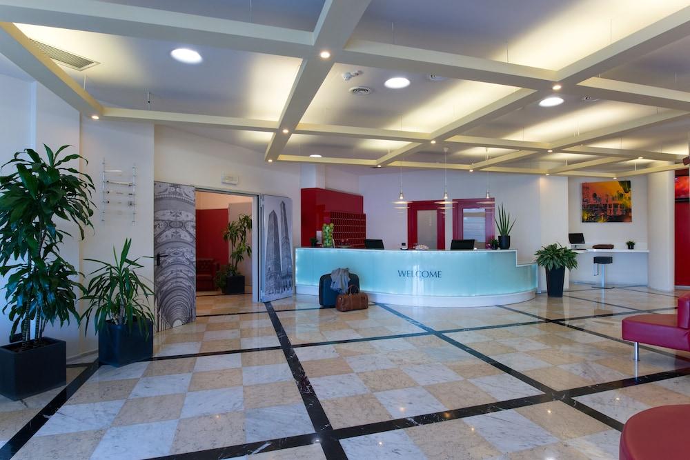 Hotel My One 4*