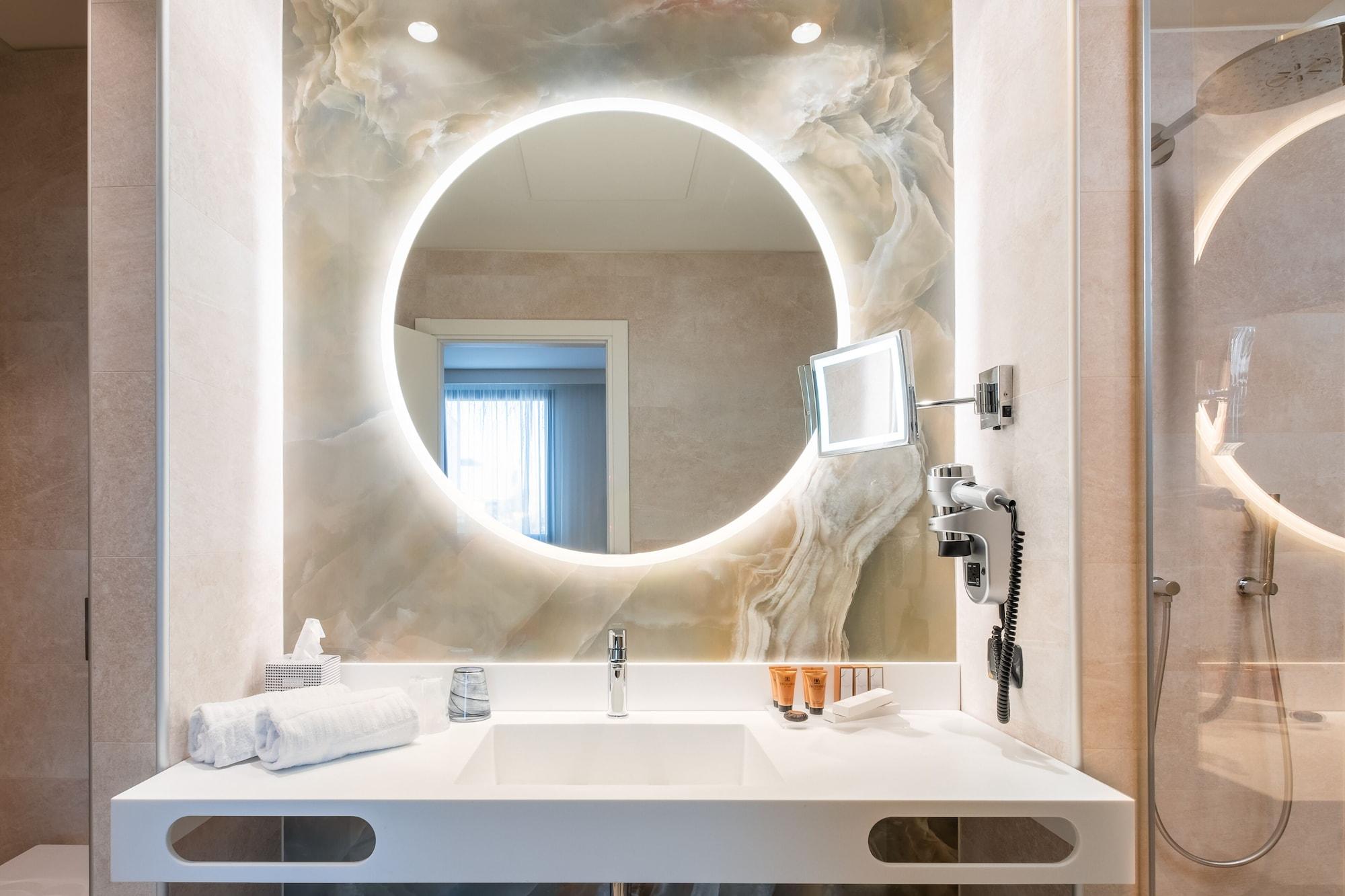 Savhotel Aemilia 4*