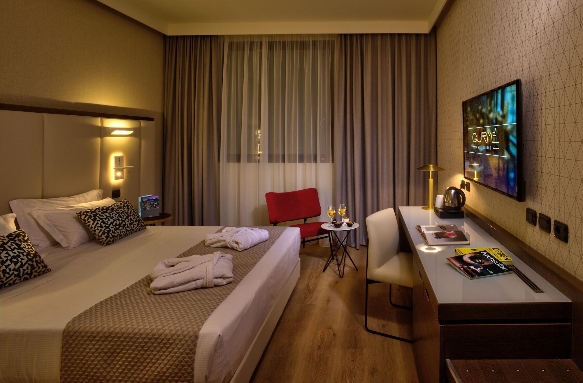 Savhotel Aemilia Hotel 4*