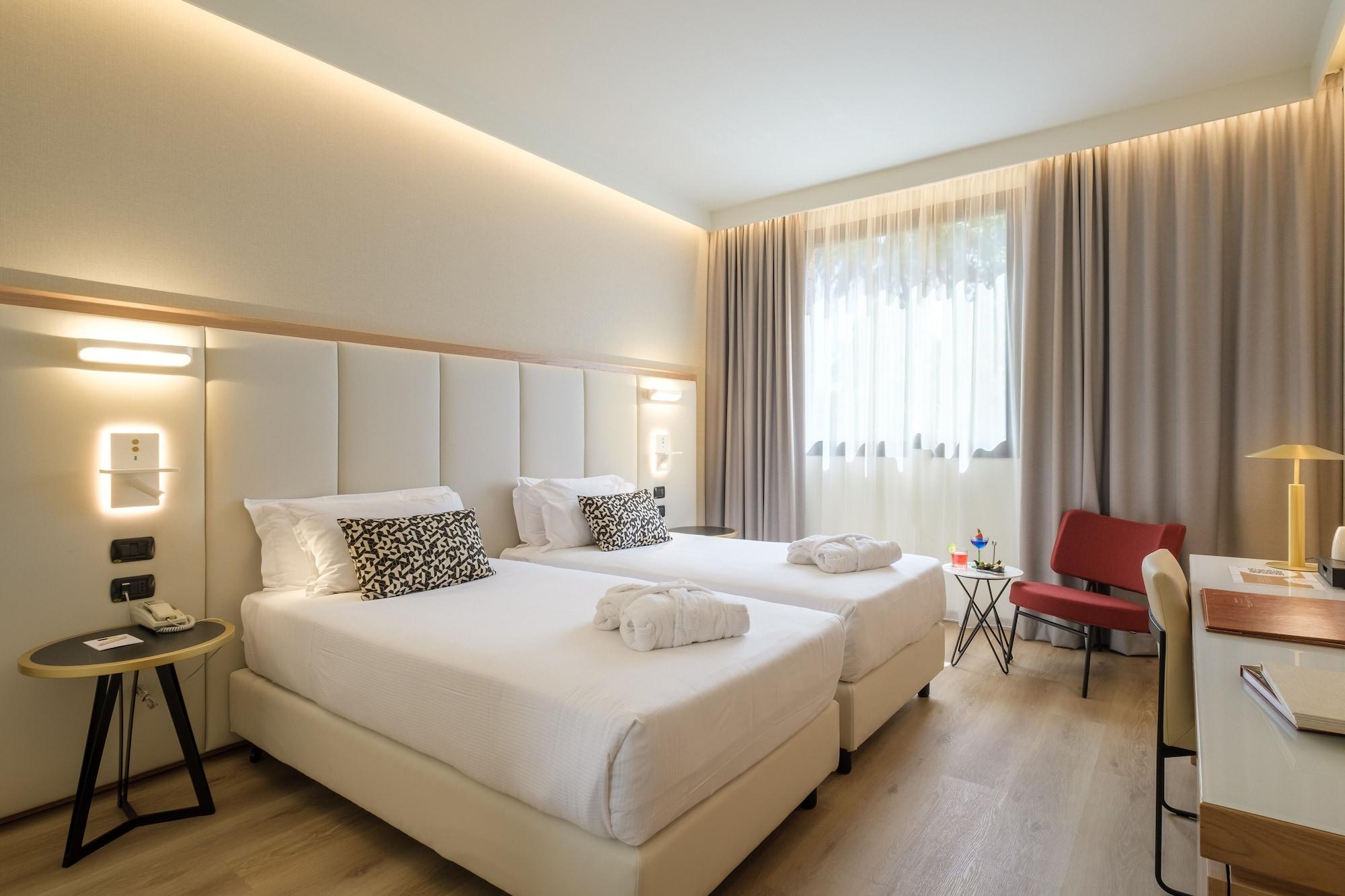 Savhotel Aemilia Hotel 4*
