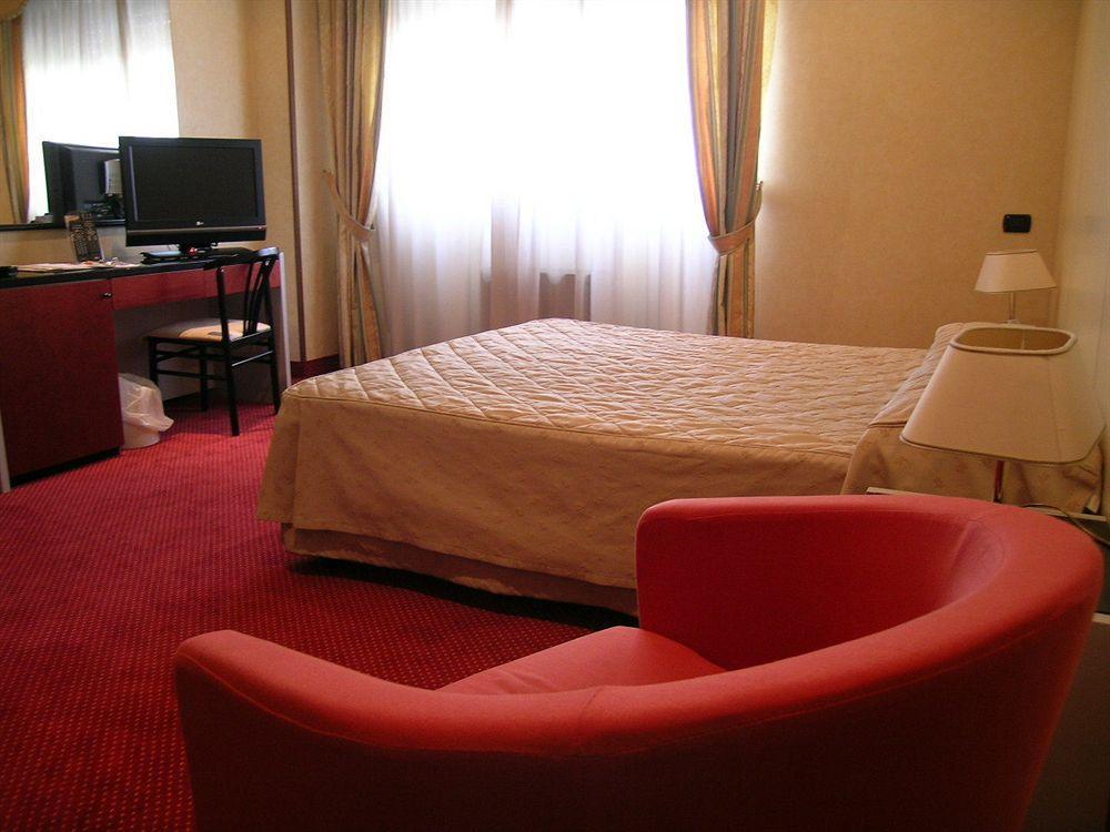 Jr Amadeus 4* Bologna