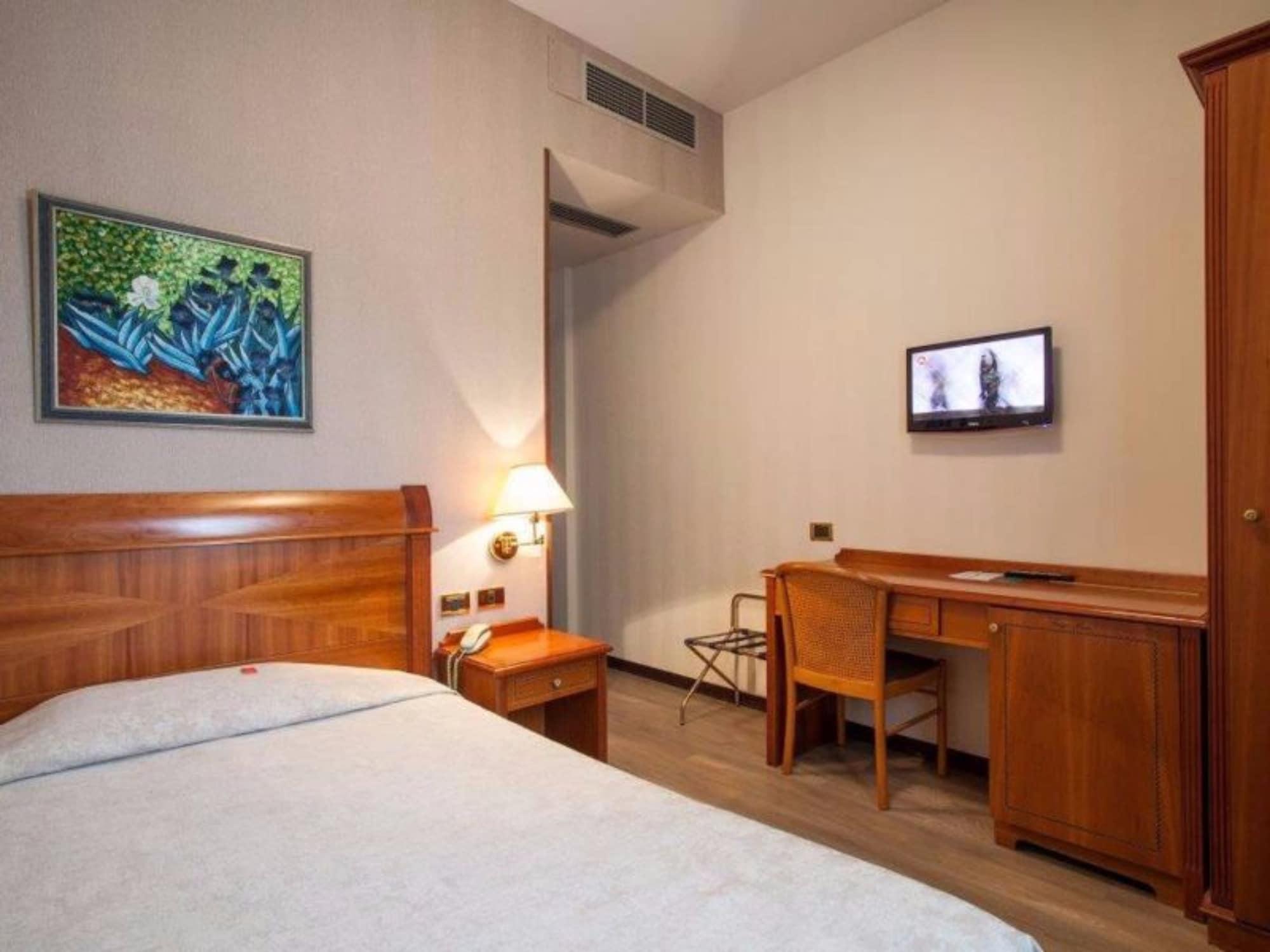 Astoria 3*