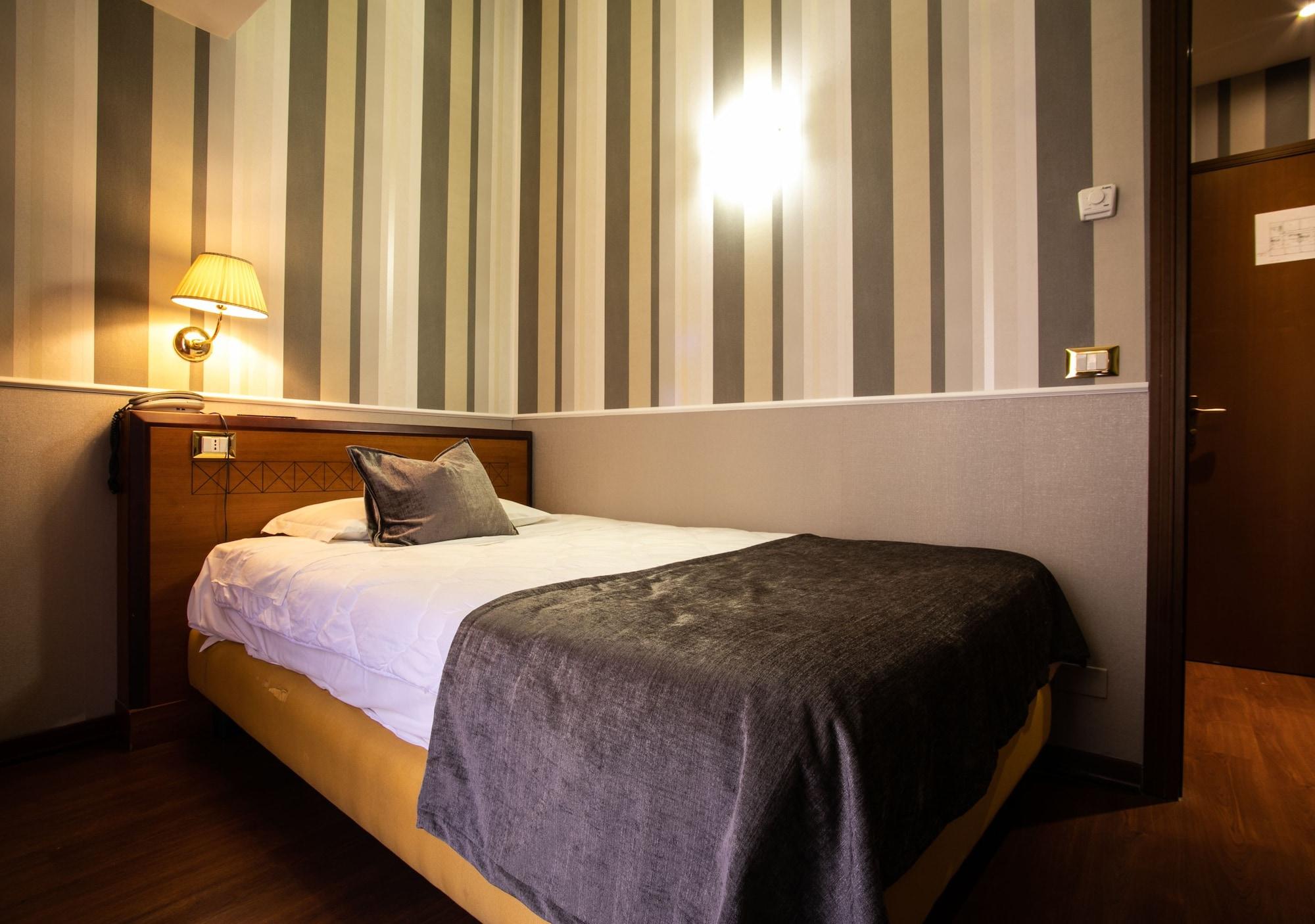 Hotel Astoria 3*