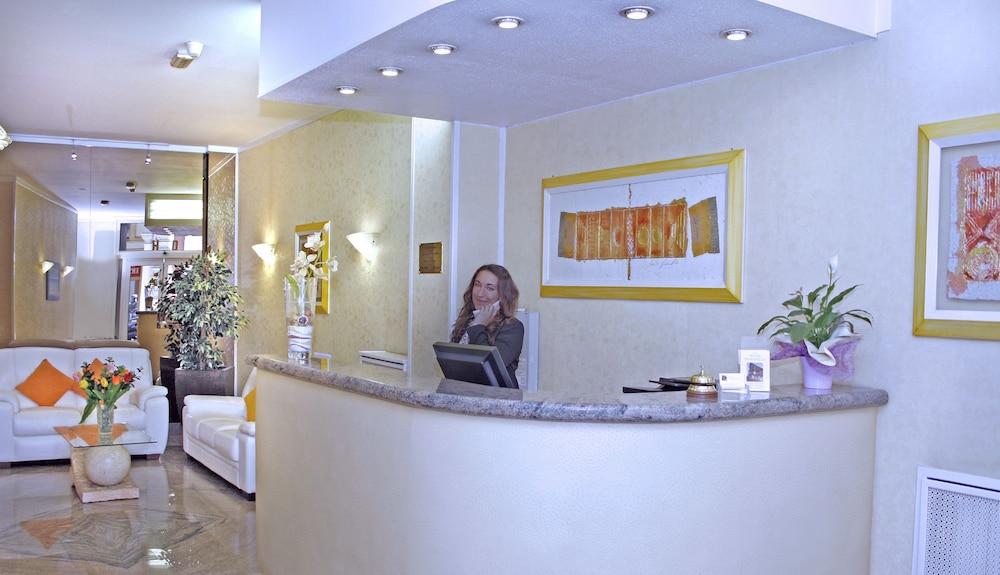 Donatello Hotel 3*