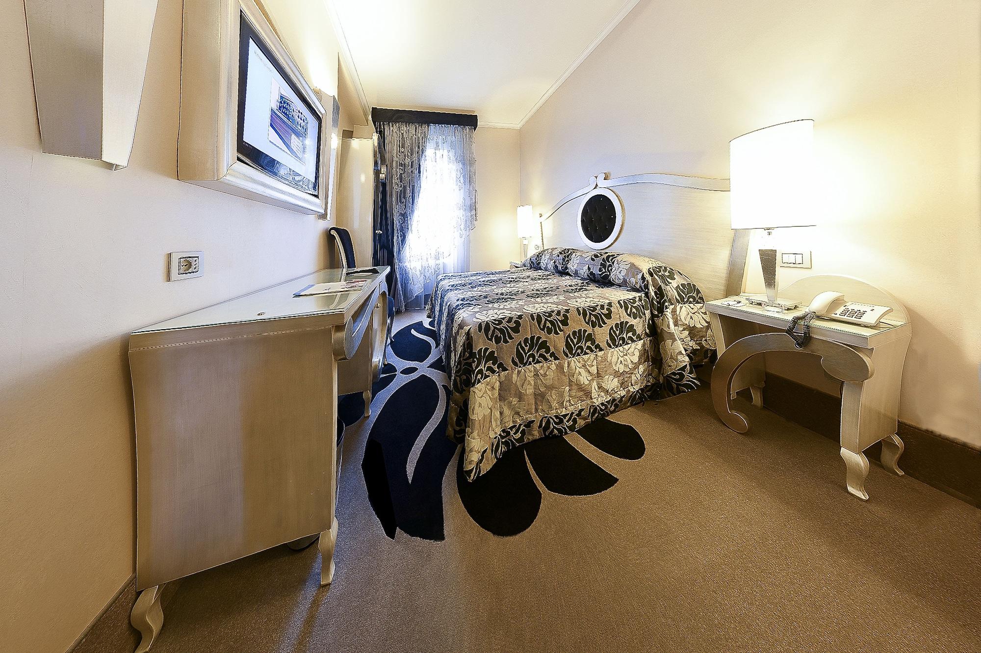 Zanhotel Tre Vecchi Hotel 4*