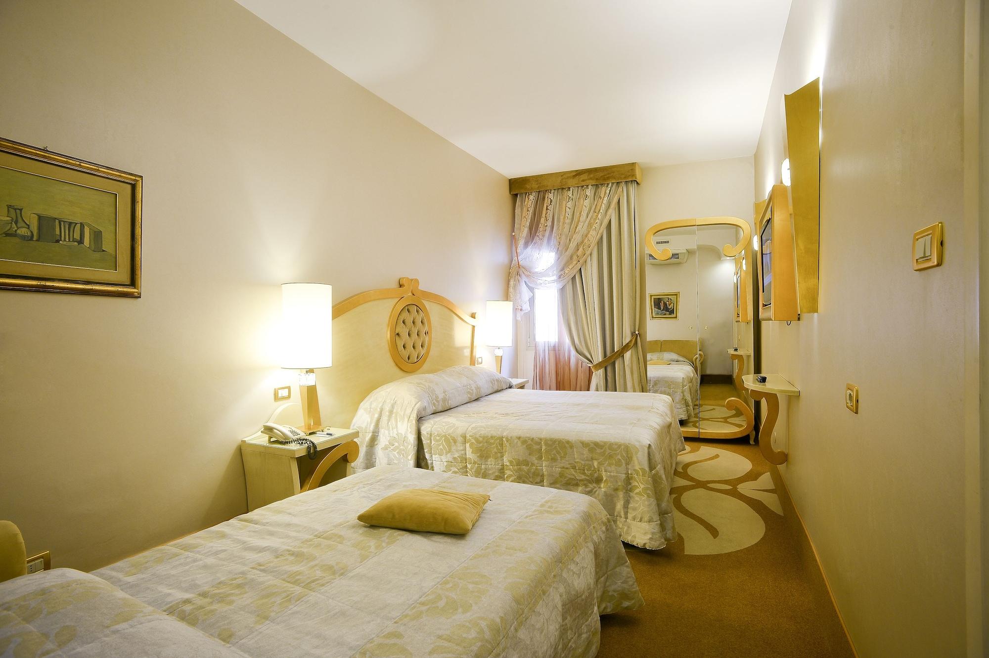 Zanhotel Tre Vecchi Hotel 4*