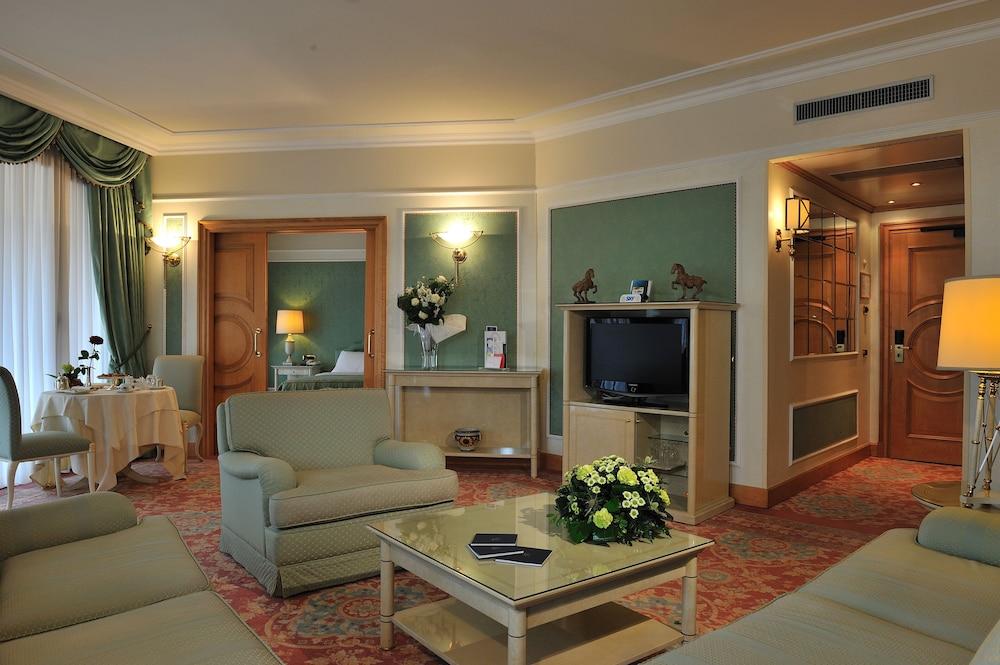 Hotel Royal Carlton 4*