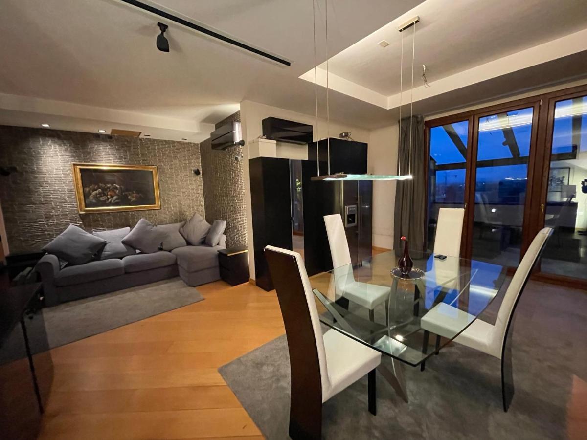 Attico Con Vista Spettacolare E Jacuzzi Lejlighed Bologna