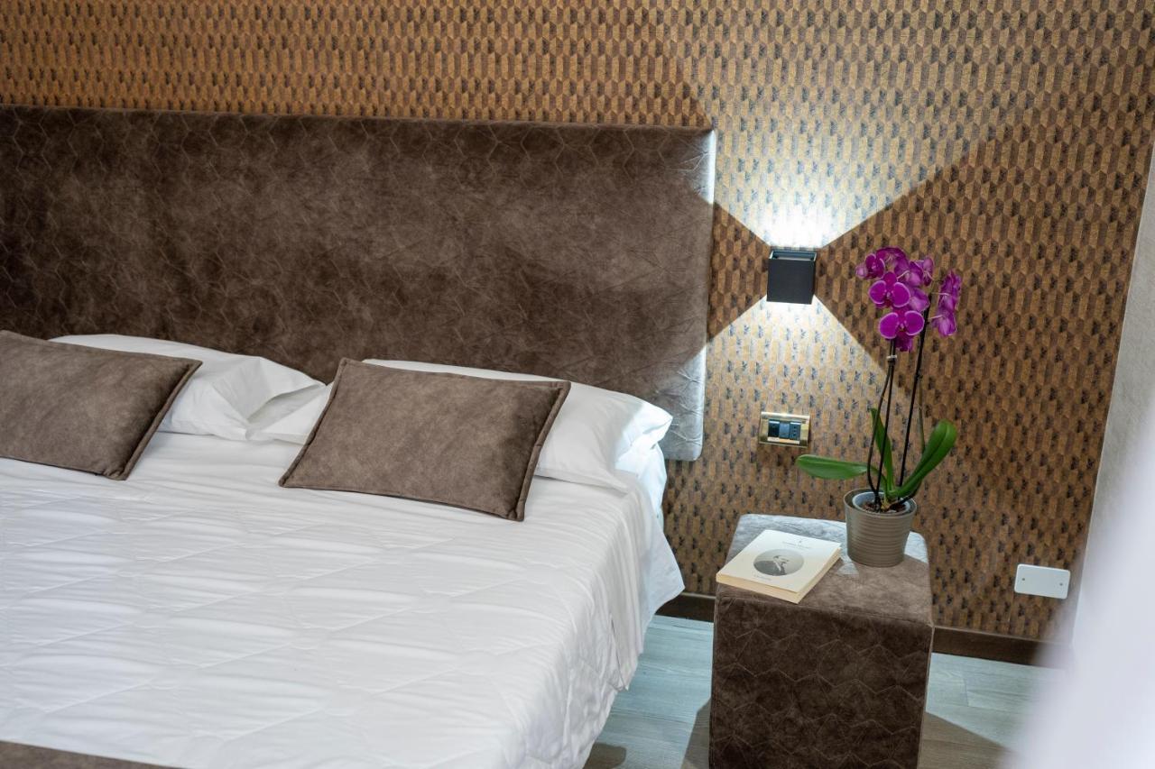 Astoria Hotel 3*