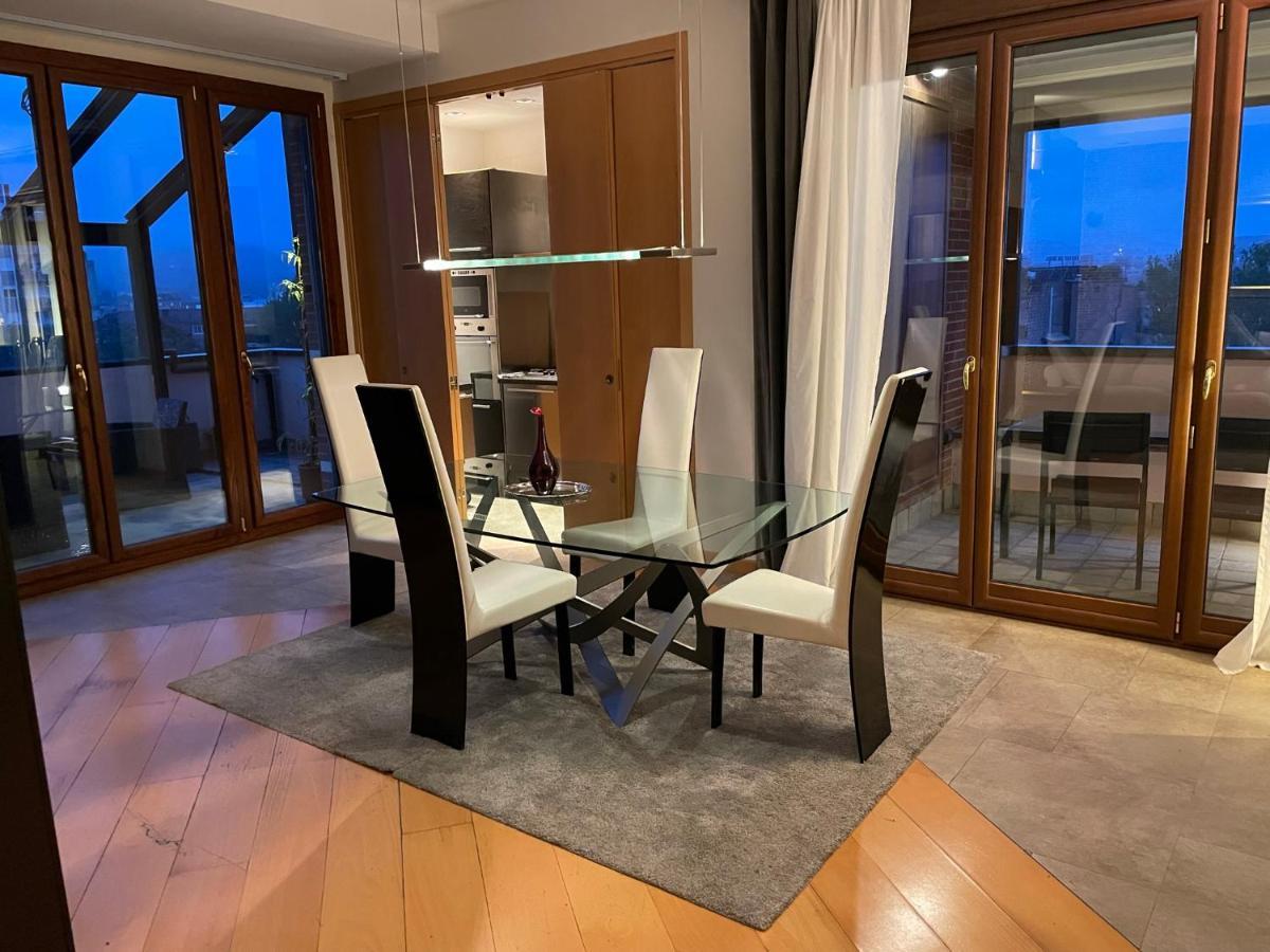 Attico Con Vista Spettacolare E Jacuzzi Lejlighed