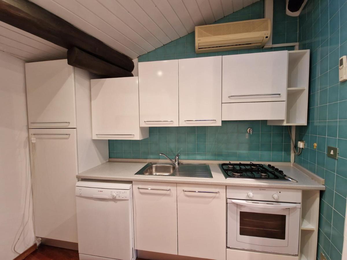 Appartement Lovely One-bedroom Attic In An Ancient Village *