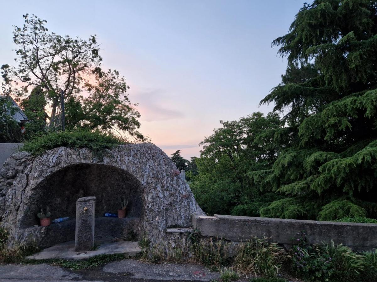 Lovely One-bedroom Attic In An Ancient Village Bologne