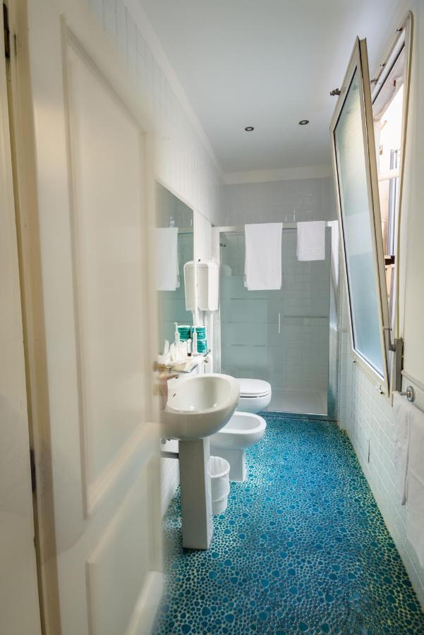 Guest house Residenza Due Torri Check In Presso Vicolo Cattani 7 3*