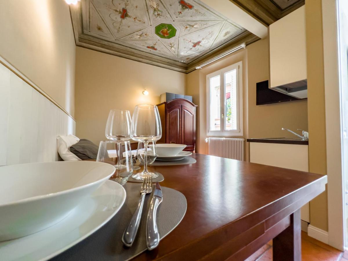 Apartamento Casa Museo Sotto Gli Affreschi Del 1800 Bolonha