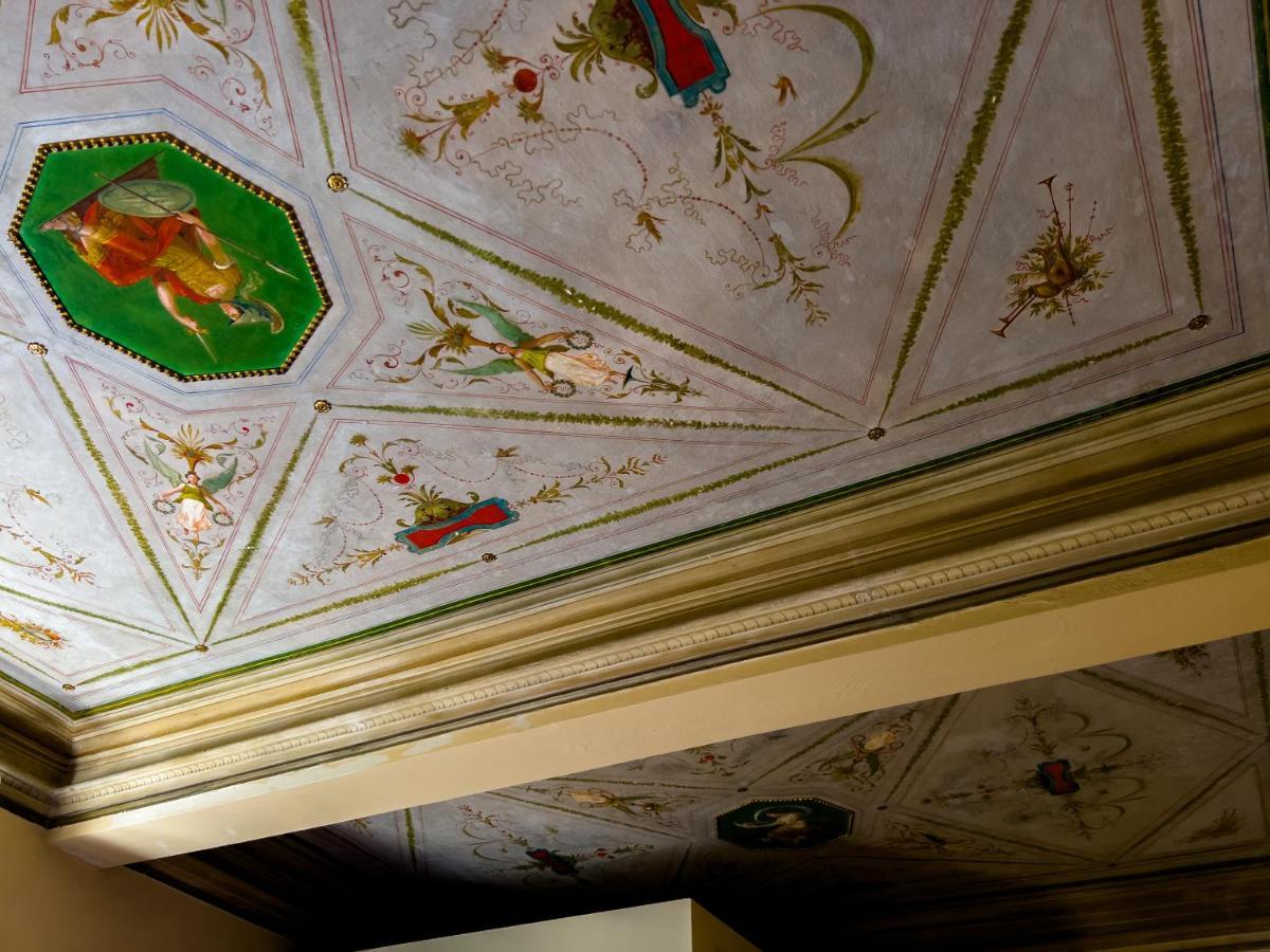 Apartamento Casa Museo Sotto Gli Affreschi Del 1800