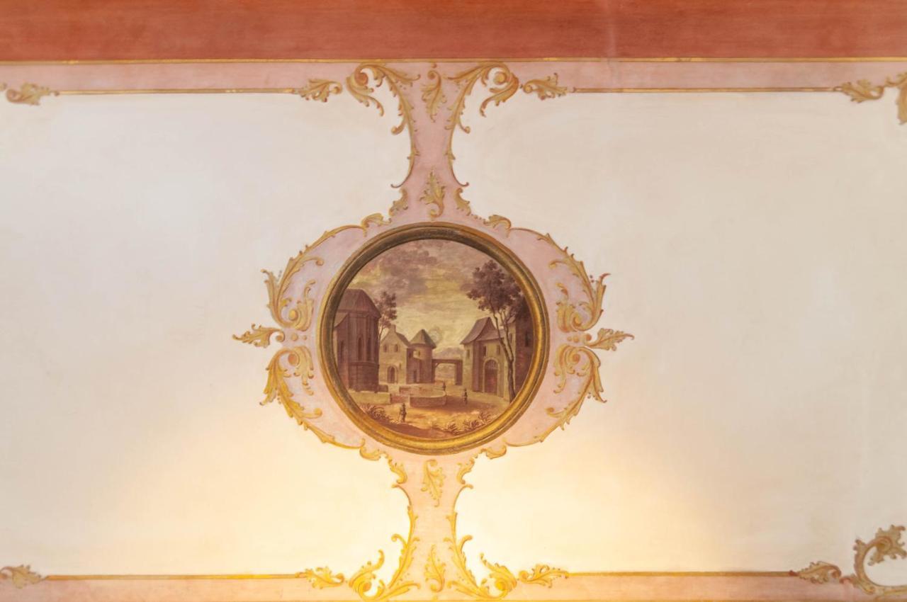 Porta Antica Apartment *