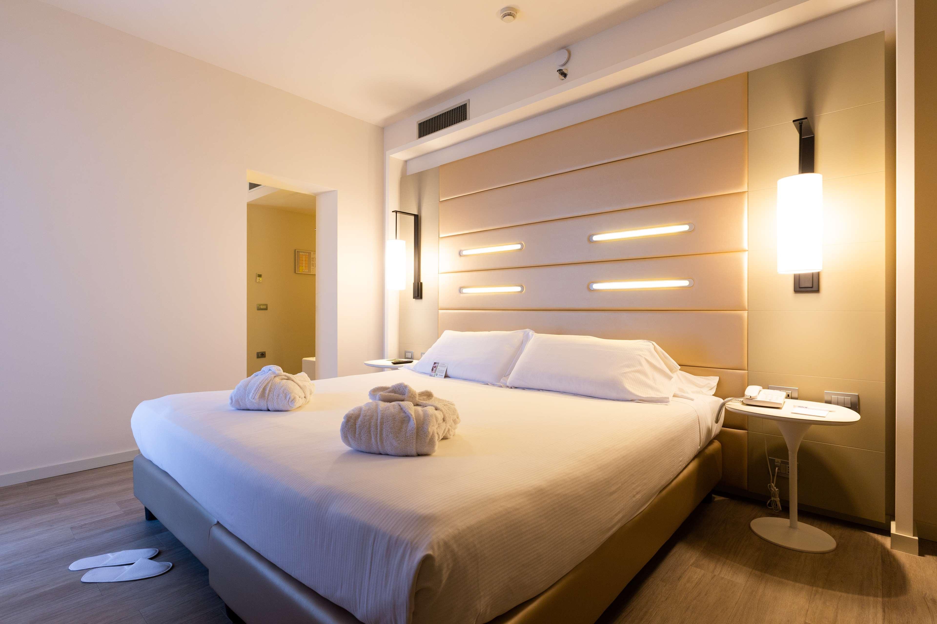 Western Tower 4* Bologna