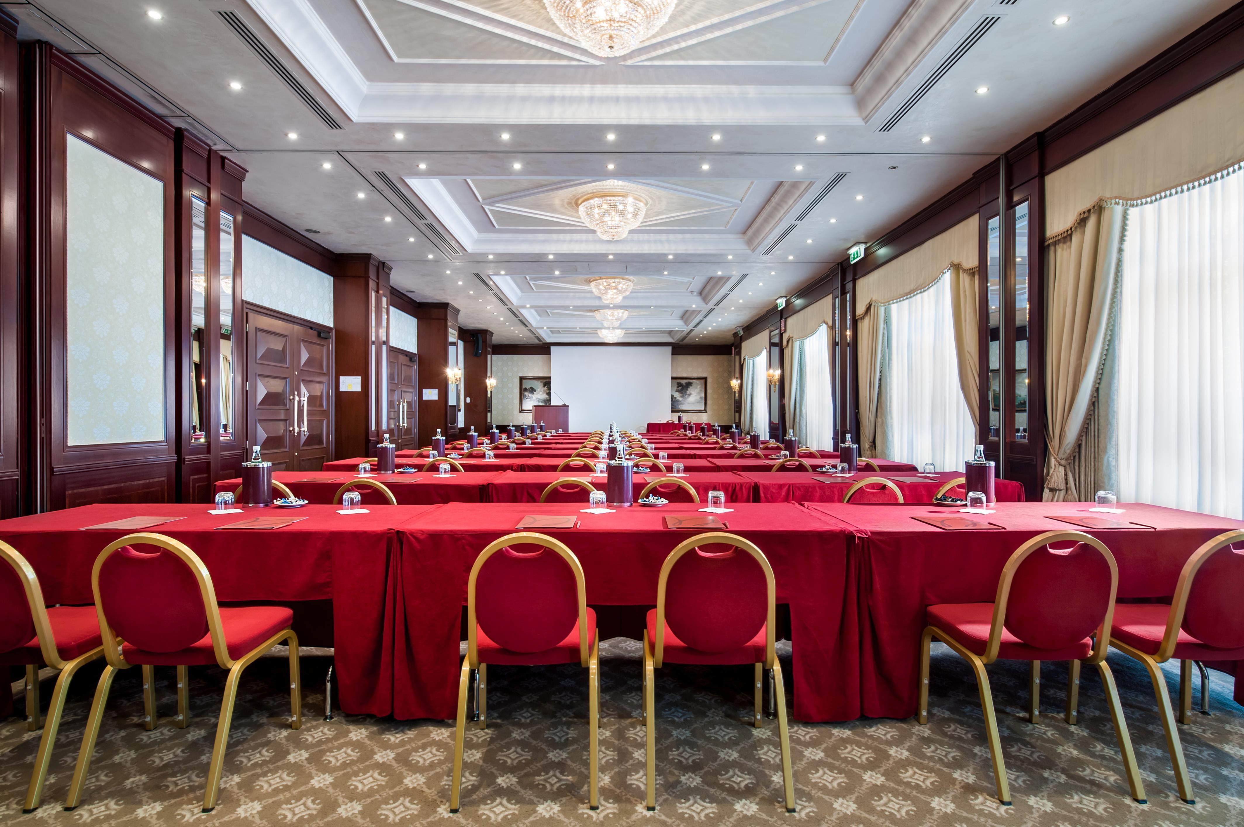 Royal Carlton Hotel
